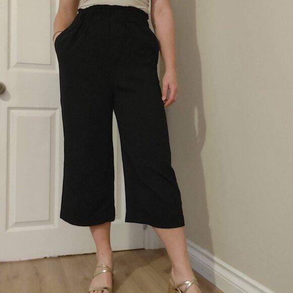 H&M - Crop - Black Pants - M - Picture 1 of 3